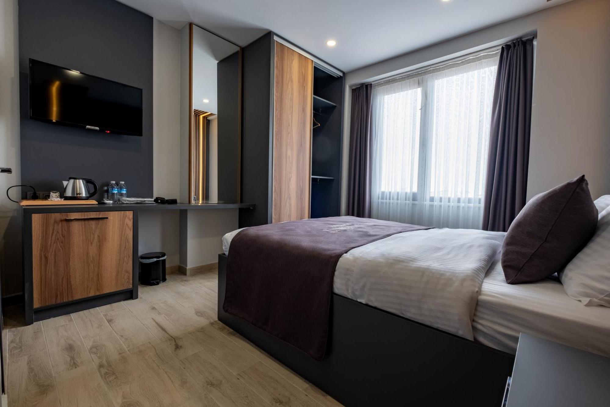 Fly Point Airport Hotel Arnavutkoy Eksteriør billede
